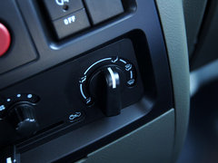 2012款 1.0L 手动 超值型