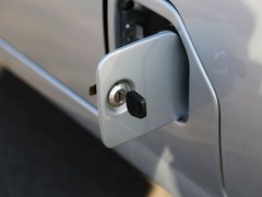 2012款 1.0L 手动 超值型