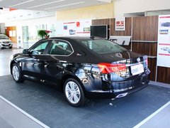 2013款 2.3T 自动 豪华版