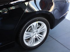 2013款 2.3T 自动 豪华版