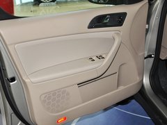 2013款 1.8T DCT 尊贵版 5座
