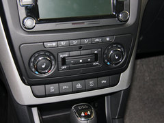 2013款 1.8T DCT 尊贵版 5座