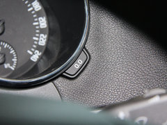 2013款 1.8T DCT 尊贵版 5座