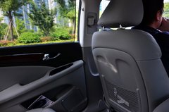 2013款 3.0L 自动 尊贵型