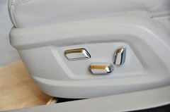 2013款 3.0L 自动 尊贵型