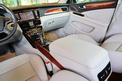 2013款 3.0L 自动 尊贵型
