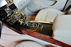 2013款 3.0L 自动 尊贵型