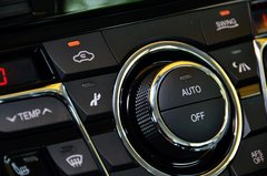 2013款 3.0L 自动 尊贵型