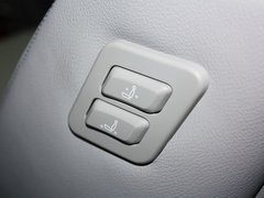 2013款 3.0L 自动 尊贵型
