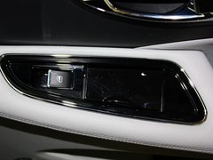 2013款 3.0L 自动 尊贵型