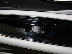 2013款 3.0L 自动 尊贵型