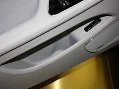 2013款 3.0L 自动 尊贵型