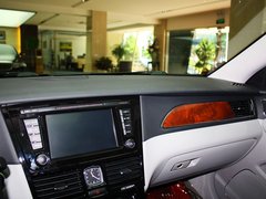 2013款 3.0L 自动 尊贵型
