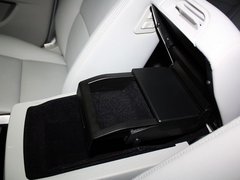 2013款 3.0L 自动 尊贵型