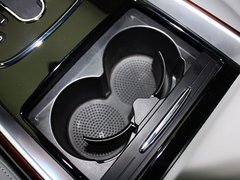 2013款 3.0L 自动 尊贵型