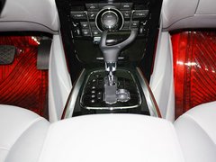 2013款 3.0L 自动 尊贵型