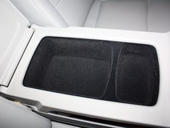 2013款 3.0L 自动 尊贵型