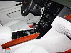 2013款 3.0L 自动 尊贵型