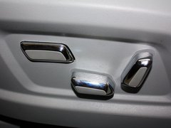 2013款 3.0L 自动 尊贵型