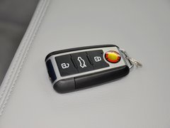 2013款 3.0L 自动 尊贵型