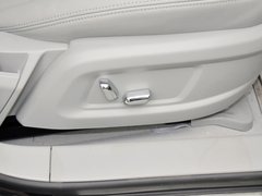 2013款 3.0L 自动 尊贵型