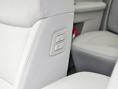 2013款 3.0L 自动 尊贵型