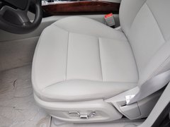 2013款 3.0L 自动 尊贵型