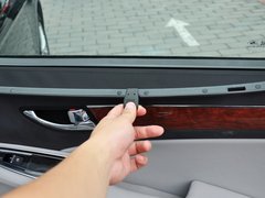 2013款 3.0L 自动 尊贵型