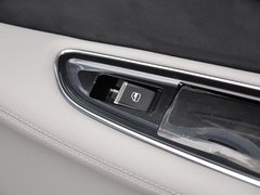 2013款 3.0L 自动 尊贵型