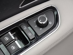 2013款 3.0L 自动 尊贵型