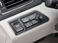 2013款 3.0L 自动 尊贵型