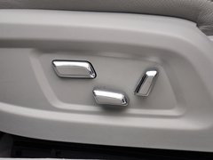 2013款 3.0L 自动 尊贵型
