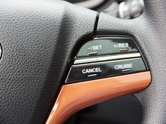 2013款 1.5L CVT 女性精英版
