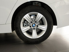 2013款 320i 2.0T 自动 时尚型