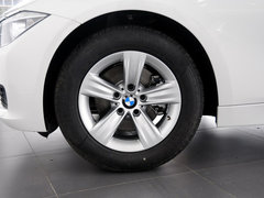 2013款 320i 2.0T 自动 时尚型