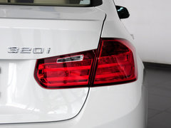 2013款 320i 2.0T 自动 时尚型