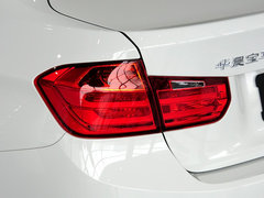 2013款 320i 2.0T 自动 时尚型