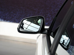 2013款 320i 2.0T 自动 时尚型