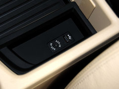 2013款 320i 2.0T 自动 时尚型