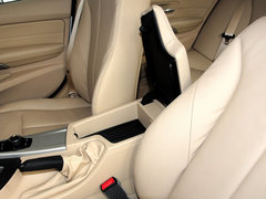 2013款 320i 2.0T 自动 时尚型