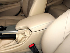 2013款 320i 2.0T 自动 时尚型