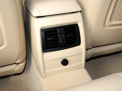 2013款 320i 2.0T 自动 时尚型