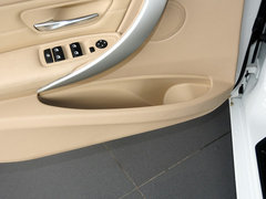 2013款 320i 2.0T 自动 时尚型