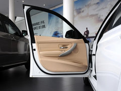 2013款 320i 2.0T 自动 时尚型