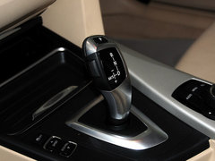 2013款 320i 2.0T 自动 时尚型
