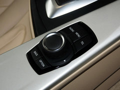 2013款 320i 2.0T 自动 时尚型
