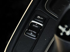 2013款 320i 2.0T 自动 时尚型