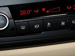 2013款 320i 2.0T 自动 时尚型