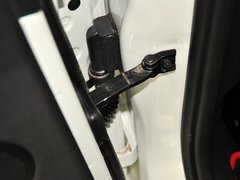 2013款 320i 2.0T 自动 时尚型