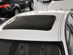 2013款 320i 2.0T 自动 时尚型